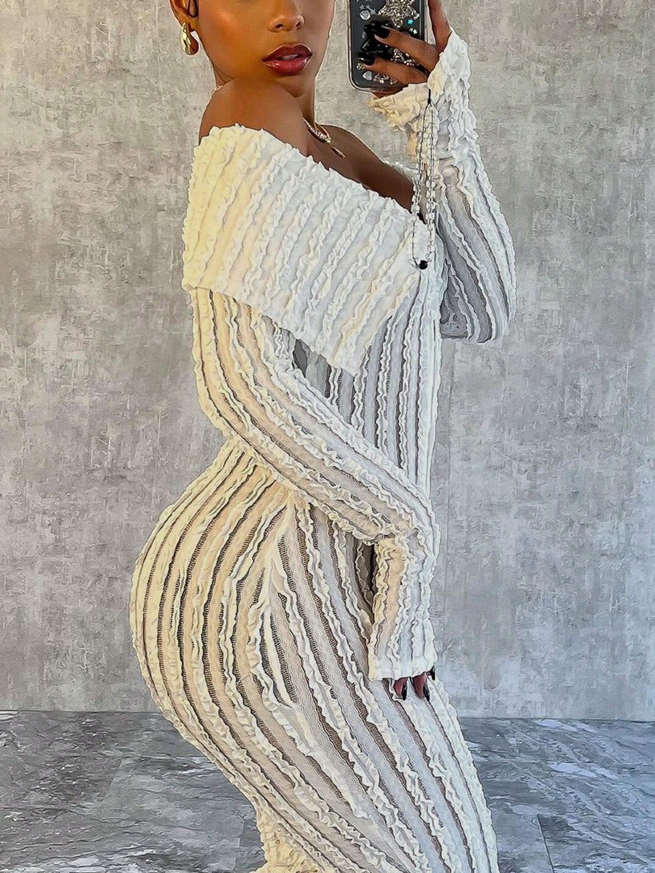 Off-Shoulder Lon Sleeve Sophisticated Knit Maxi Dress-Beie