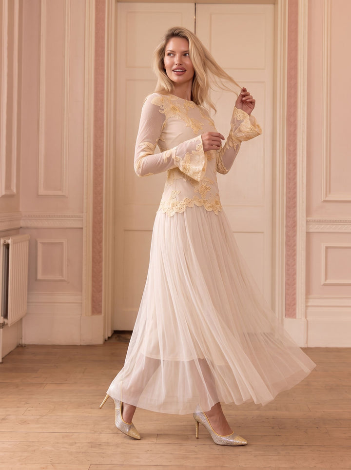 Elegant Lace Applique Pleated Midi Dress