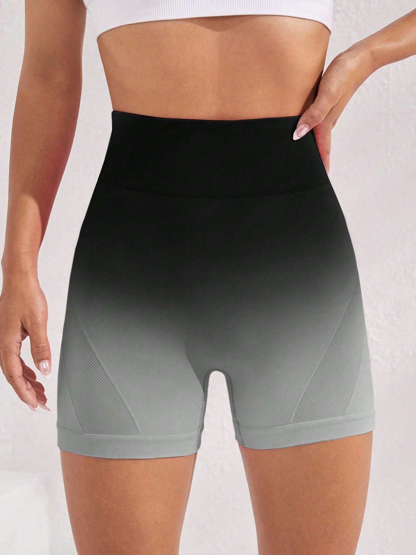 Seamless Fitted Stylish Yoga Shorts-Ombre