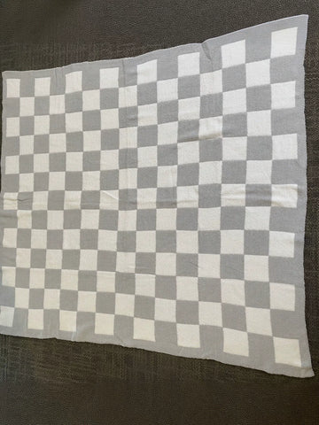 Plush Soft Checkerboard Pattern Throw Blanket