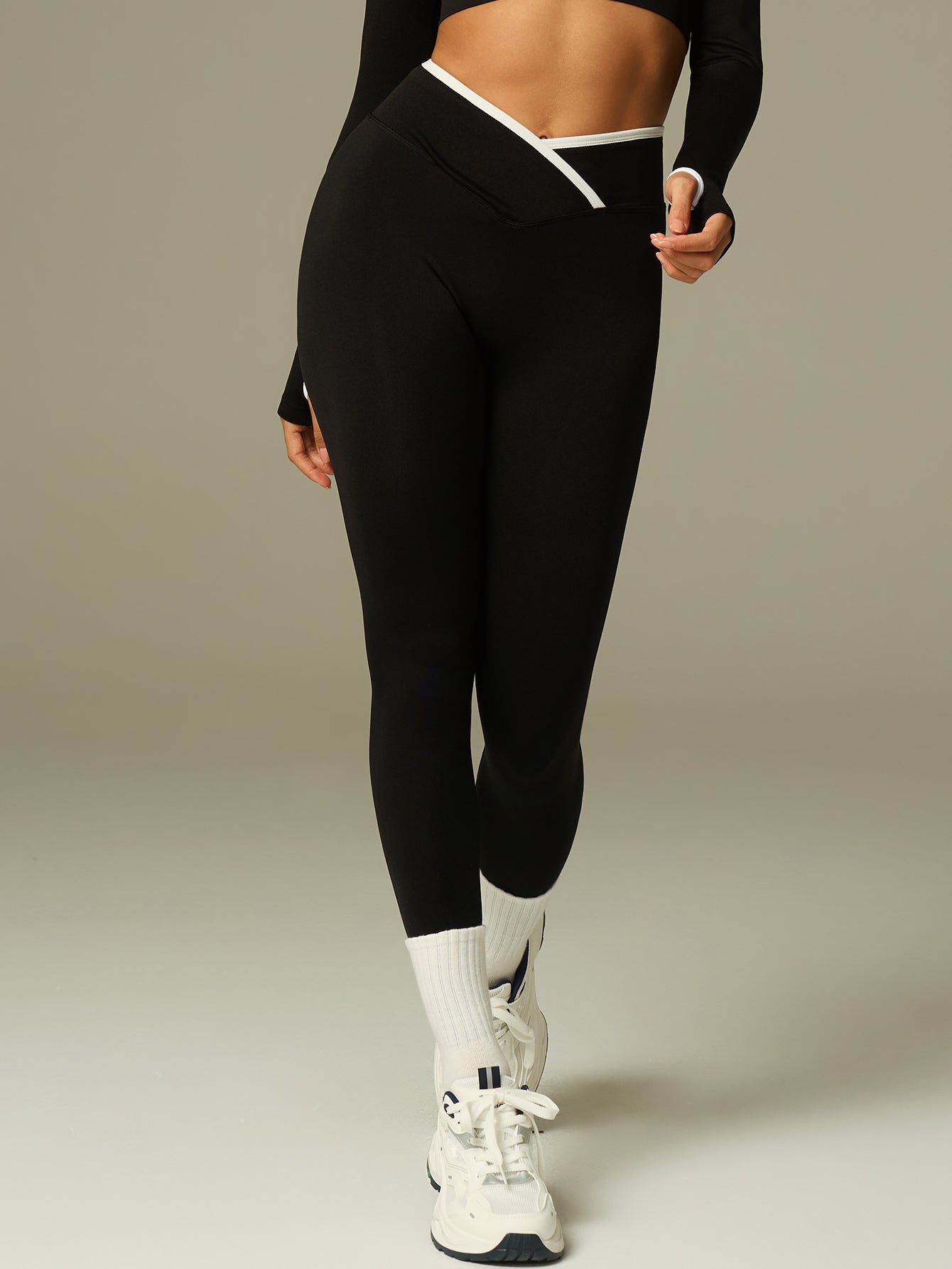 Racing-Stripe Cropped Set Sleek Yoga Set-Burgundy