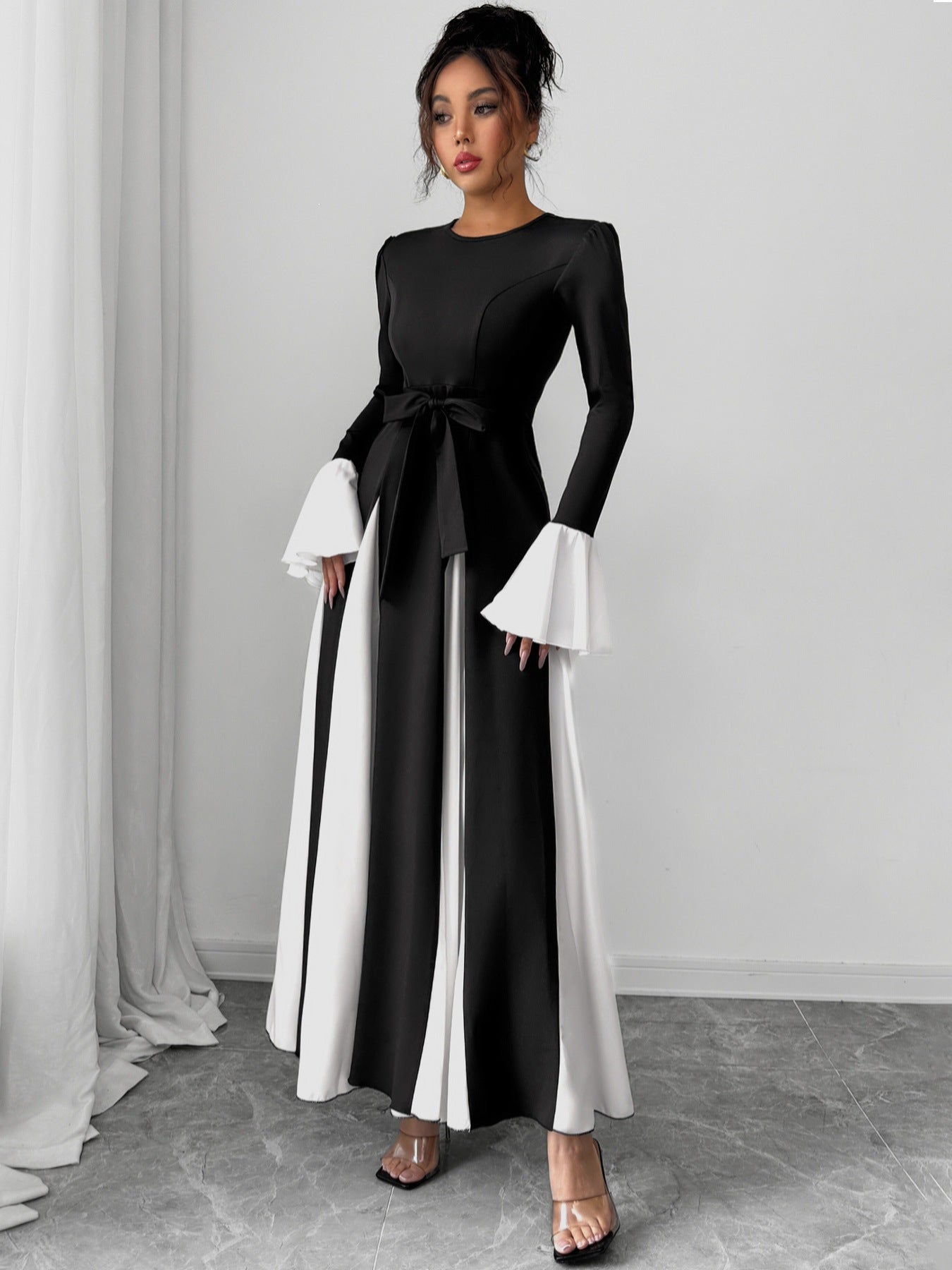Elegant Colorblock Bell Sleeve Maxi Dress