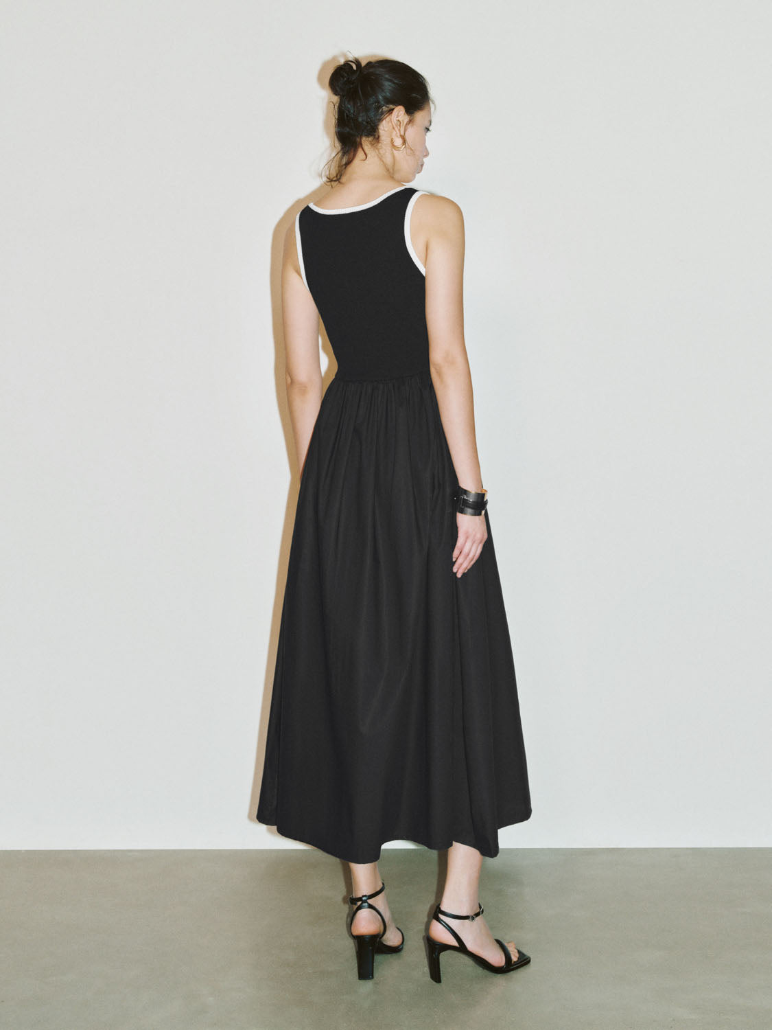 Urban Revivo Knitted Sleeveless Dresses-White