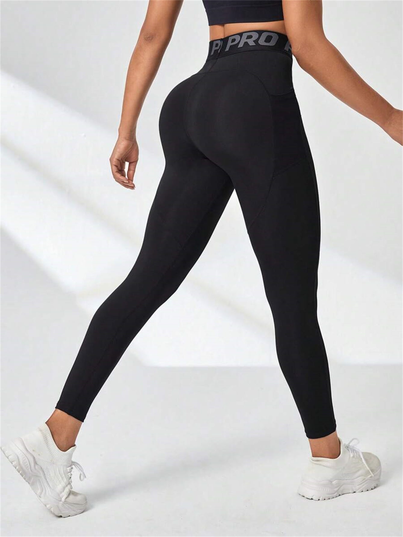 High-Waisted Side-Pocket Compression Training Leggings-Black