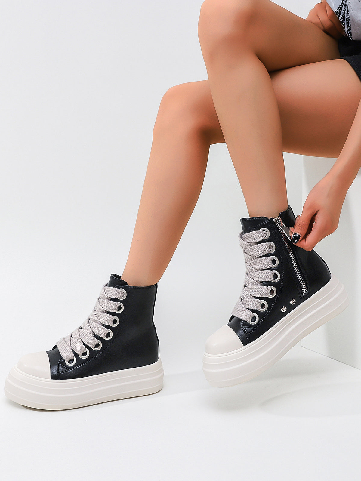 Chunky Platform Zip-Detail Edgy Boots[Note:Runs Small,Go One Size Up]