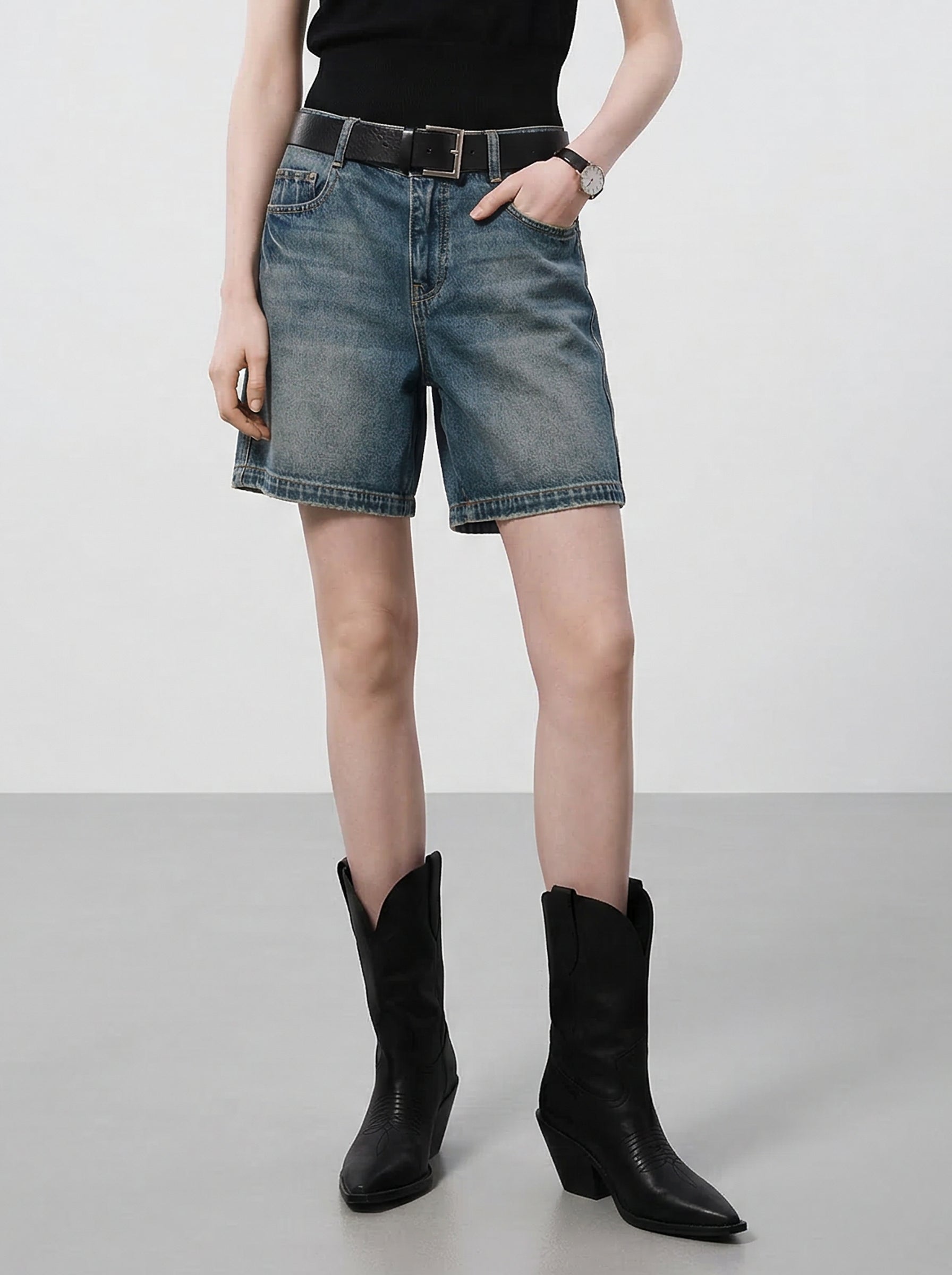 MO&Co. Loose Fit Denim Shorts
-Blue