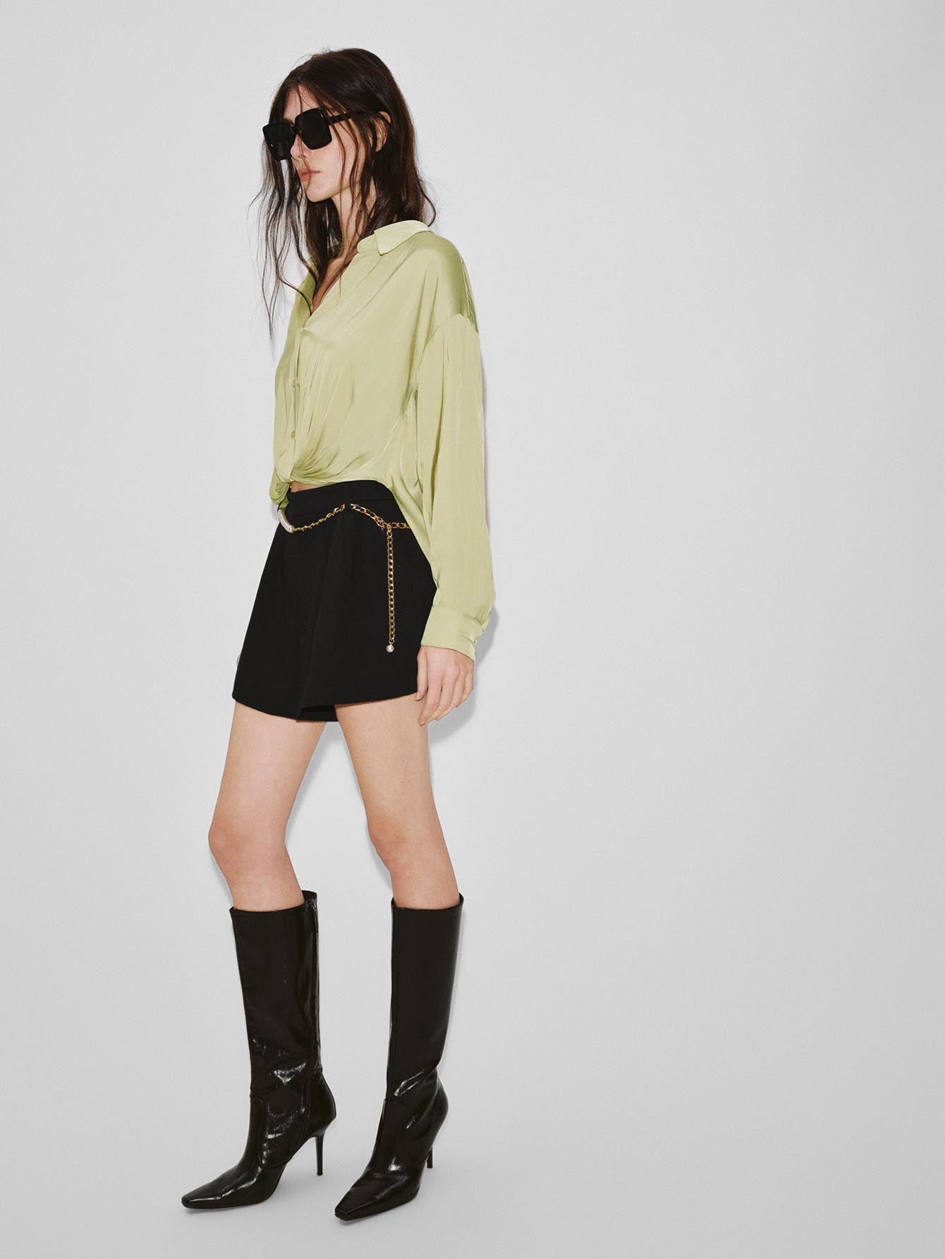 Urban Revivo Chain Detail Shorts-Black