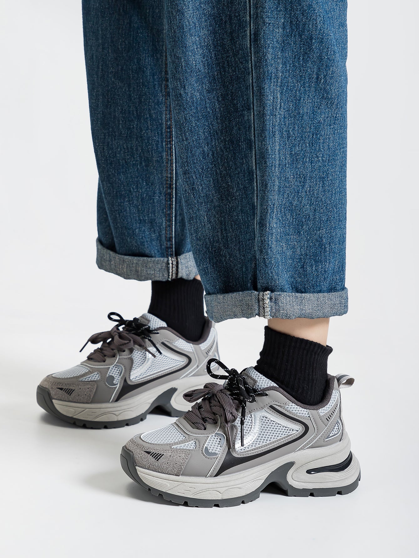 Mesh Upper Chunky Sole Vintage Sneakers