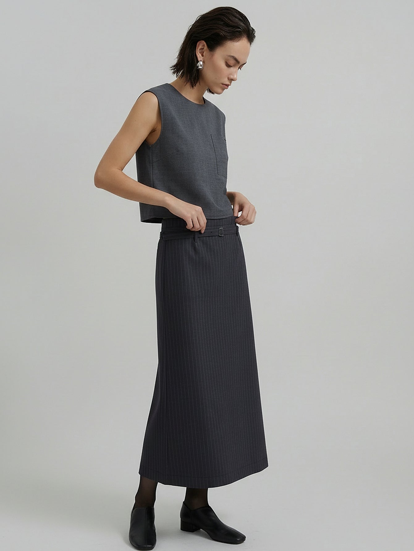 Round Neck Sleeveless Blouse