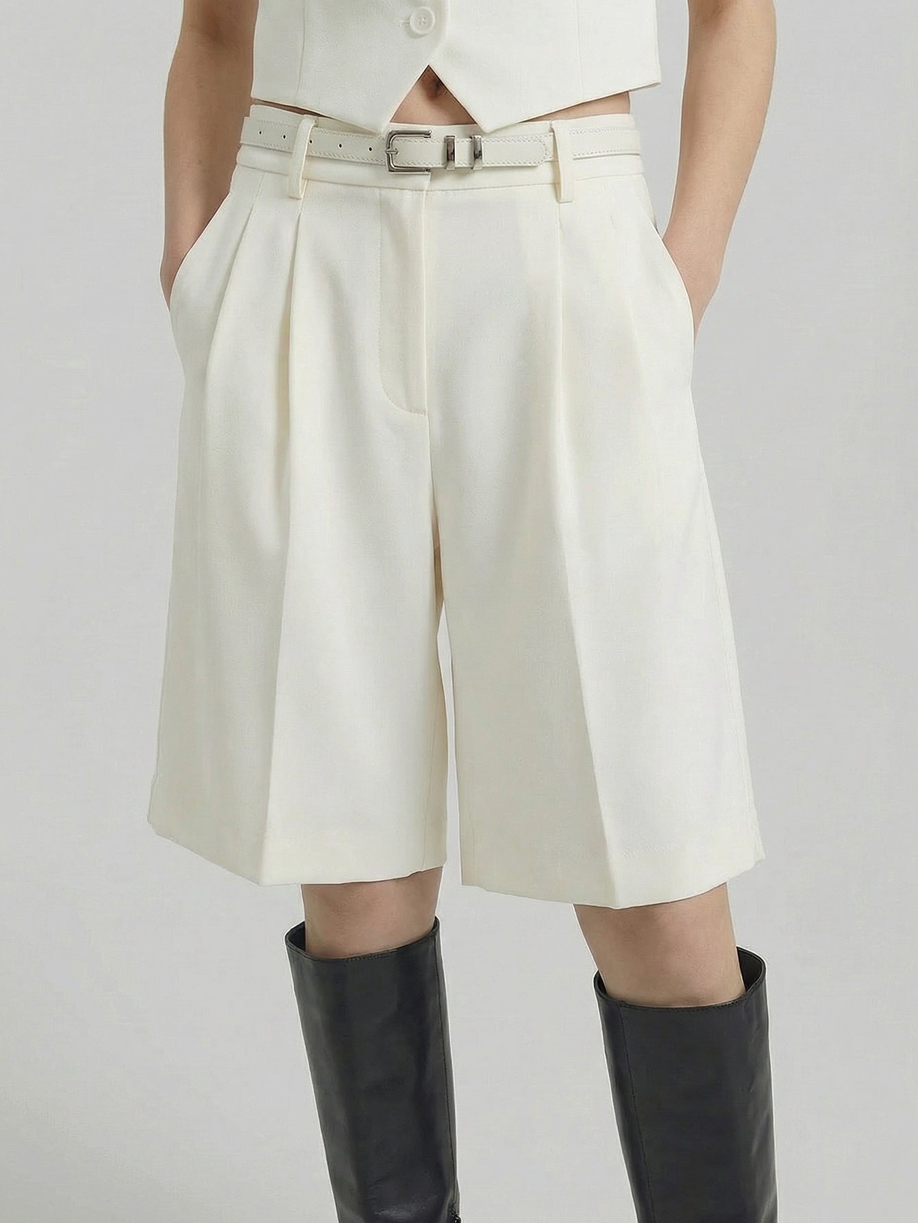 SAÏA High-Waisted Polished Shorts-White