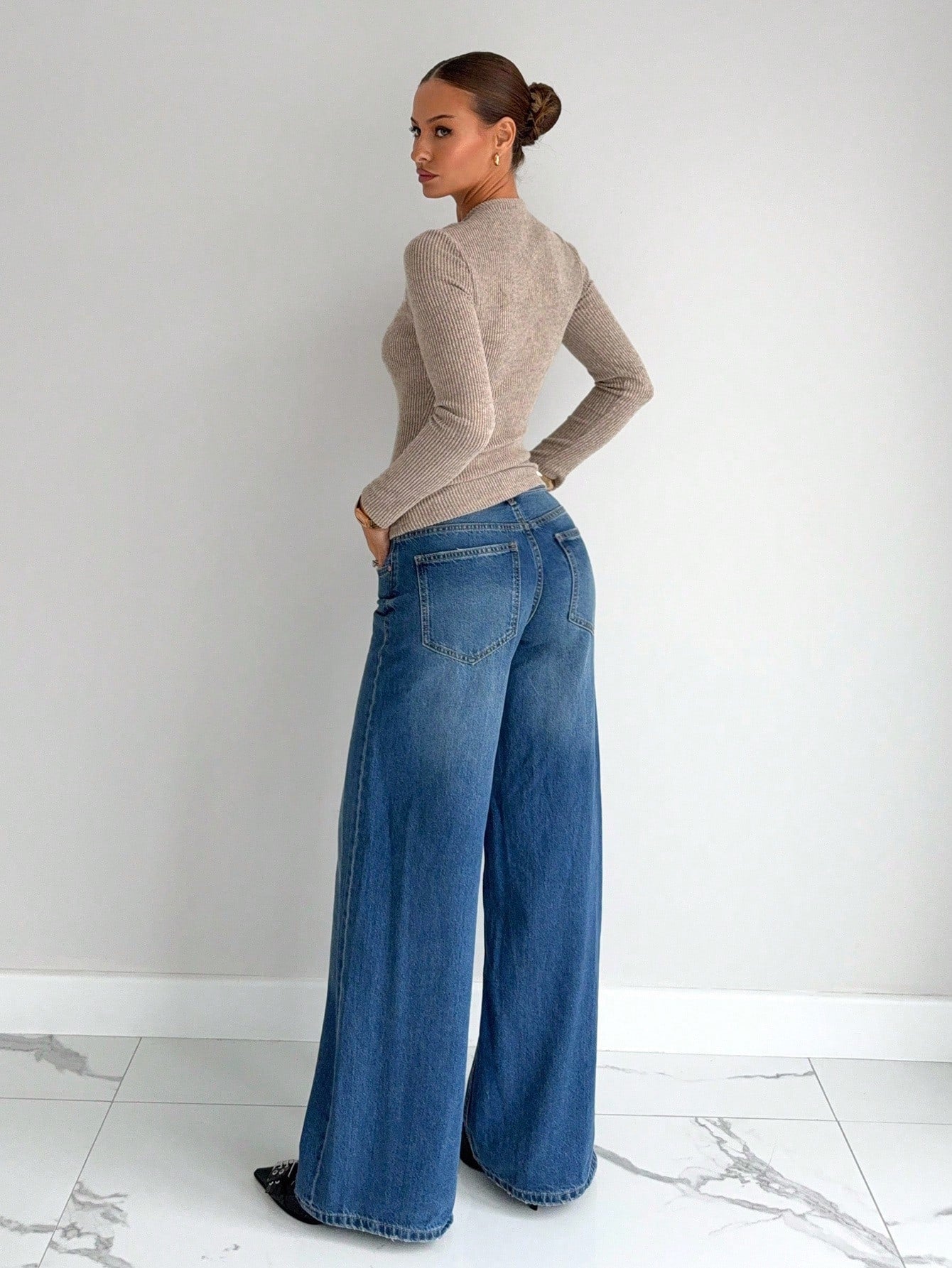 Ribbed Cutout Detail Long Sleeve Top
