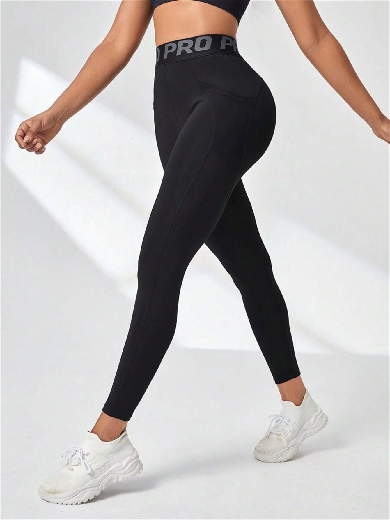 High-Waisted Side-Pocket Compression Training Leggings-Black