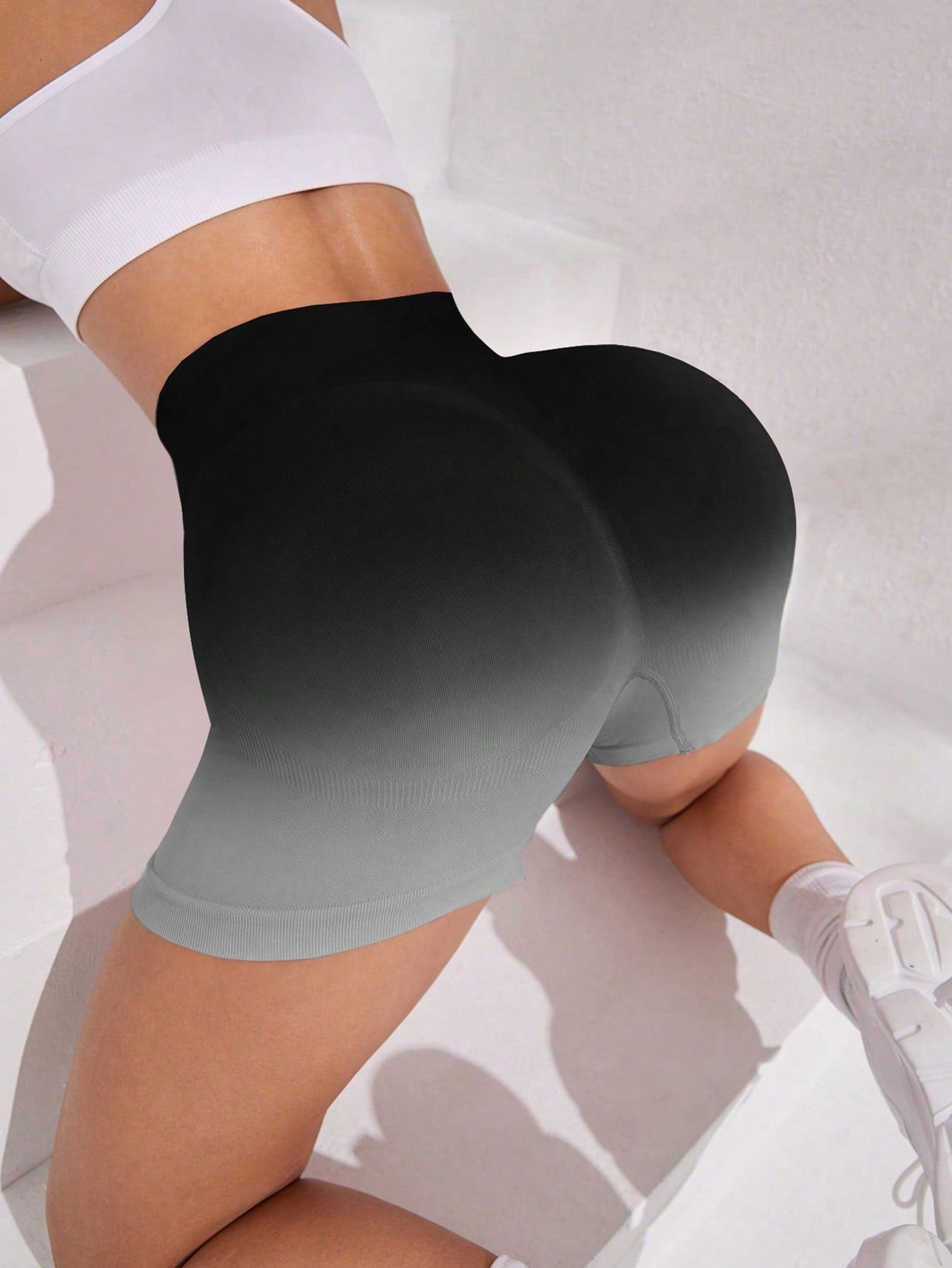 Seamless Fitted Stylish Yoga Shorts-Ombre