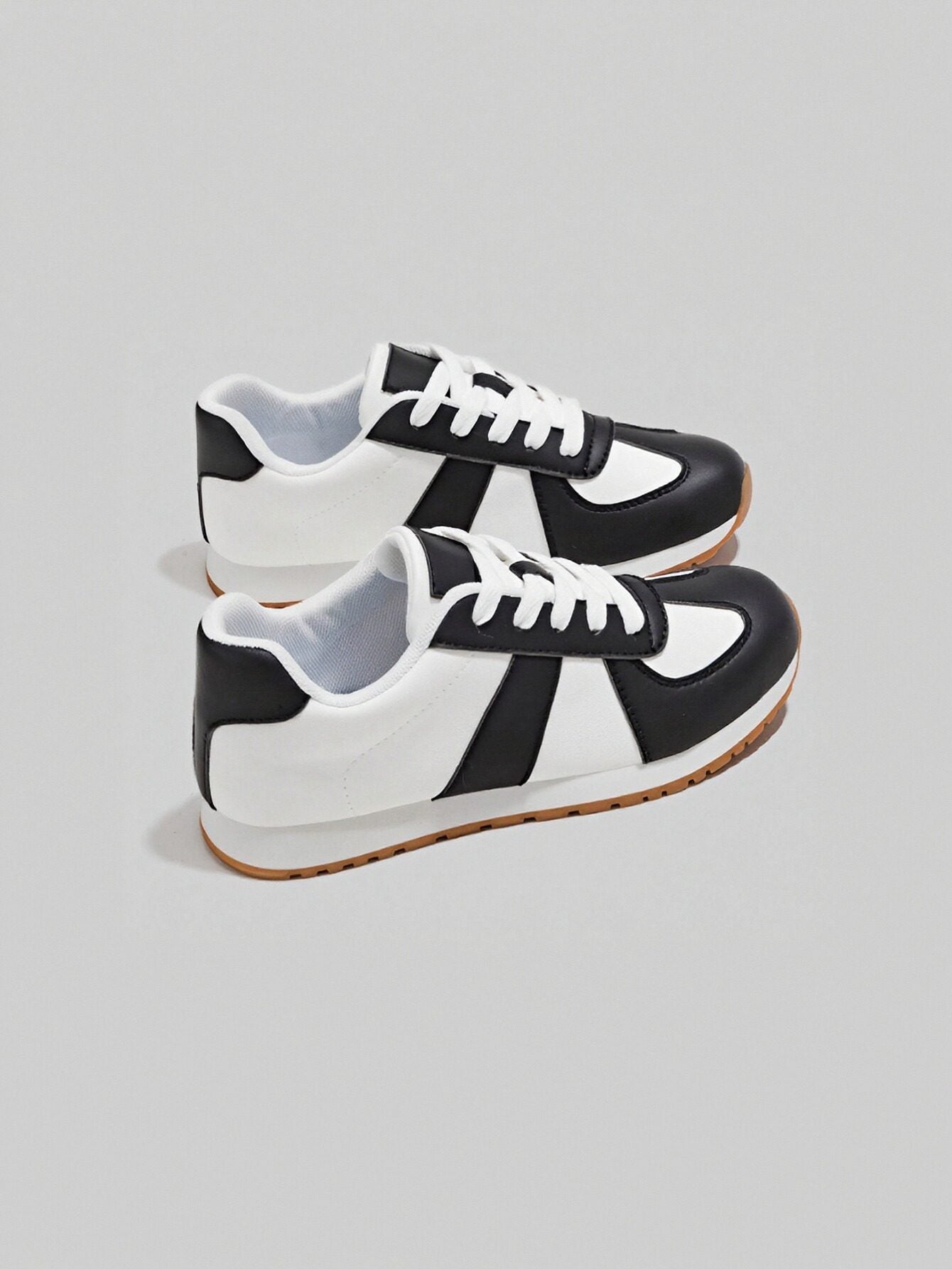 Two-Tone Design Cushioned Sole German Trainers-Black White